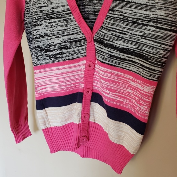 Divided by H&M Knit V-Neck Button Up Cardigan - Picture 3 of 7